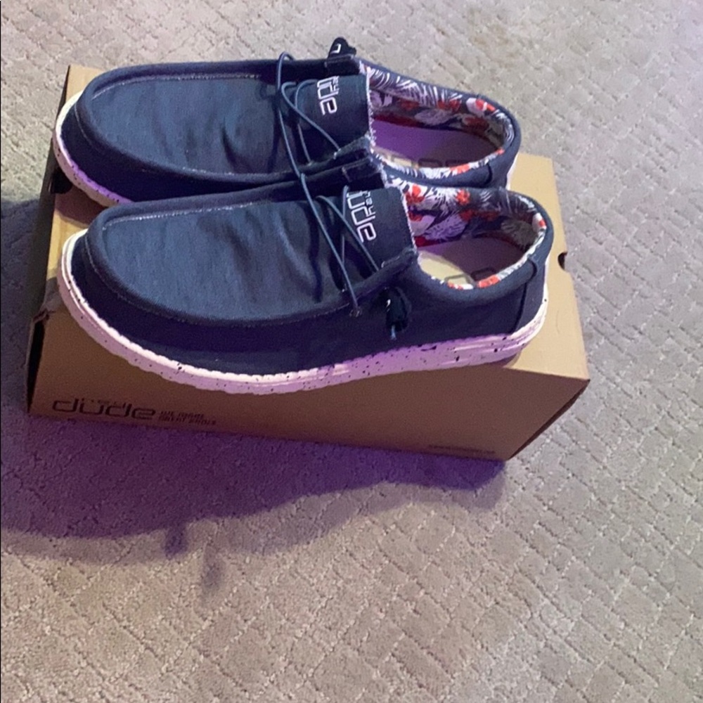 Hawaiian dude shoes.